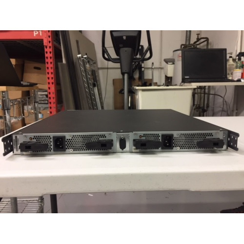 emc EMC2 DS-24M2 24 Port Fibre Switch view 1
